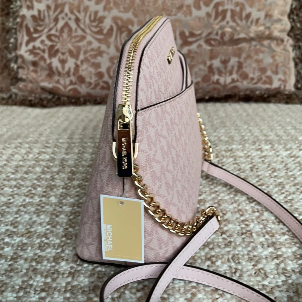 Michael Kors Jet Set Travel Medium Dome Crossbody